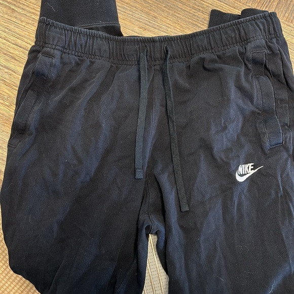 Nike joggers - Picture 2 of 2